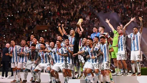 梅西精准直塞助双响，迈阿密国际十人奋战至末段逆转追平！